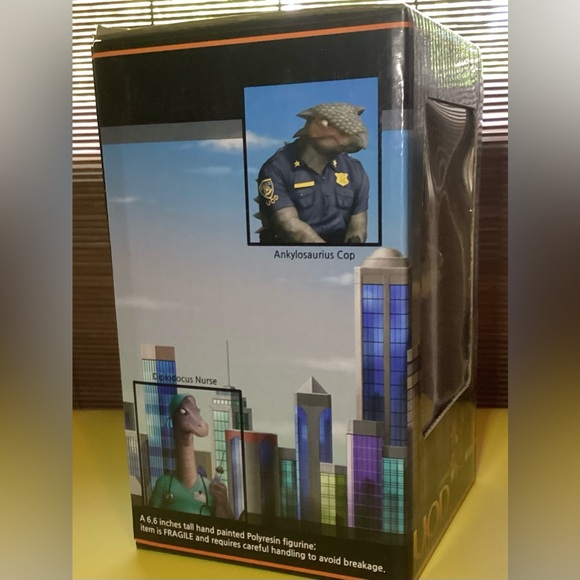 Universe Of Dinosaurs Santa Figurine - Picture 10 of 12